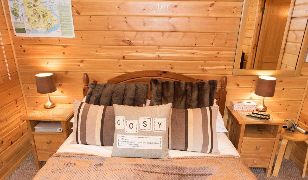 Cypress Log Cabins Accommodation Godshill  Экстерьер фото