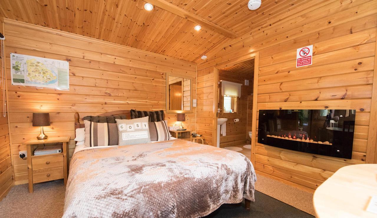 Cypress Log Cabins Accommodation Godshill  Экстерьер фото